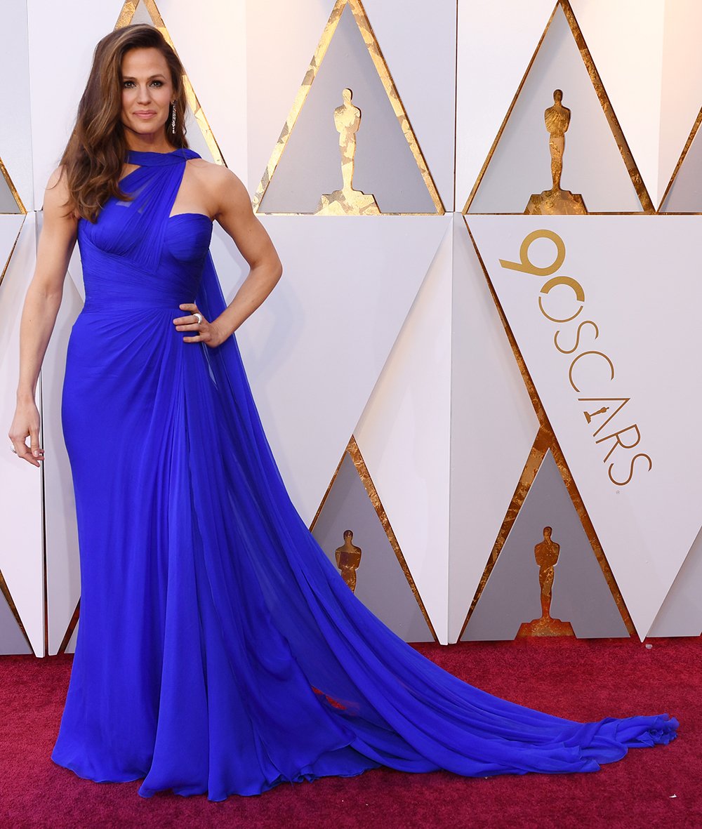MostWantedMX's tweet photo. Woow #JenniferGarner en uno de los mejores combacks de la temporada luciendo una tonificada figura en la #RedCarpet  de los #Oscars2018 https://t.co/dXSXCt2x5K