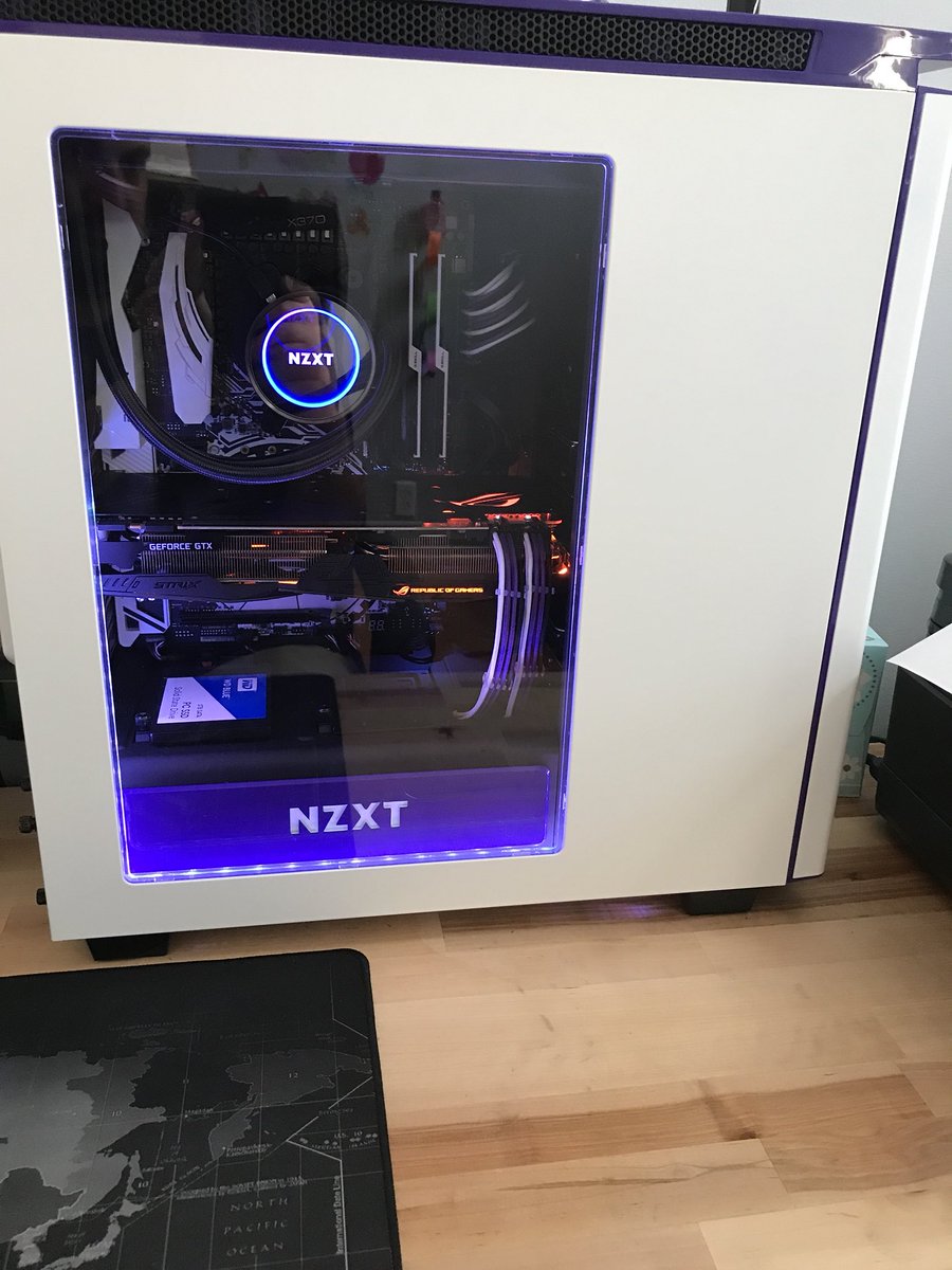 TheRealOnimaru's tweet photo. @nzxt I need a purple #plspuck for this sexy H440 build because Evil Tech Jesus @GamersNexus stole them all to hang toys off of for Snowflake! PS - The 3 year old picked the color theme and helped build! Thanks for having the only case that matched her request. https://t.co/vLNhBTsztu