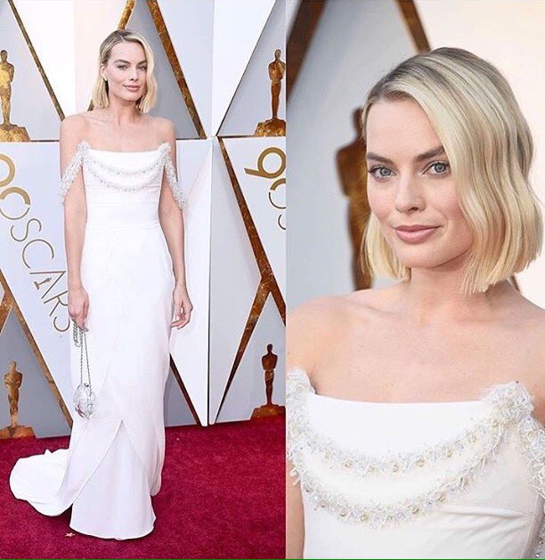 hallyluke's tweet photo. #cinderella 2018 vibes is #MargotRobbie in this #chanel 👸 #oscars2018 #redcarpet #tfsfashiondesign https://t.co/kuE6Em3bVv