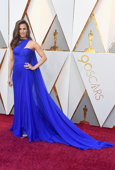 people's tweet photo. #JenniferGarner is stunning! 😍 See all the #Oscars red carpet arrivals: https://t.co/BmSzdI0cCr https://t.co/0rMEIjN5tf