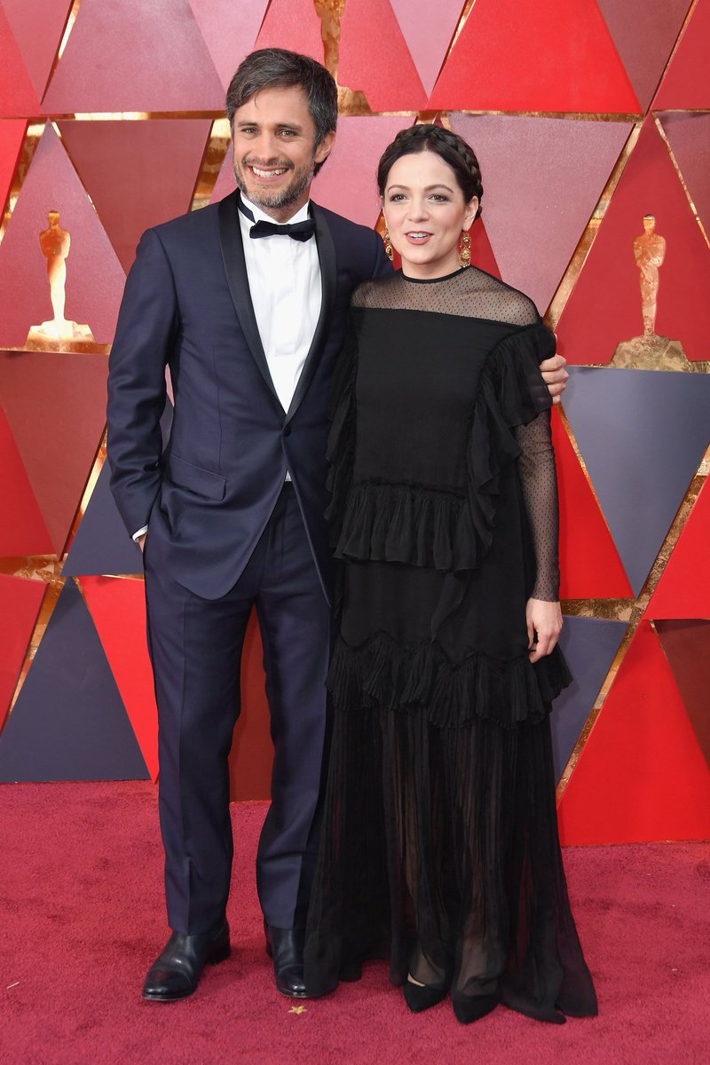 LafourcadeClub's tweet photo. ¡Natalia Lafourcade ya tiene a Gael García! Juntos en la Alfrombra Roja de los #Oscars #RememberMe #CocoPixar #Recuérdame #Oscars90 https://t.co/xXTpmTy7cB