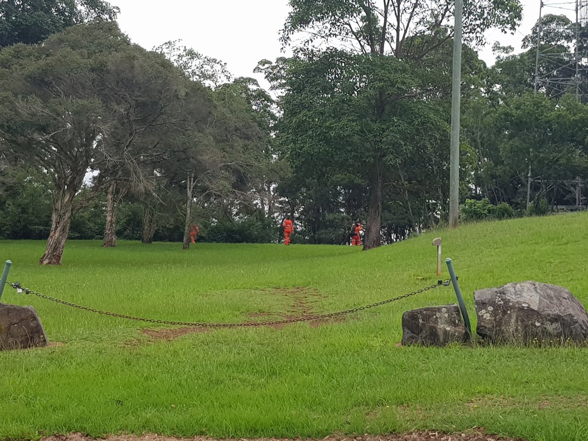 ashleyrporter's tweet photo. Search underway for a missing bushwalker at Mount Lofty. @7NewsToowoomba #7News https://t.co/6JtDE2FbMY