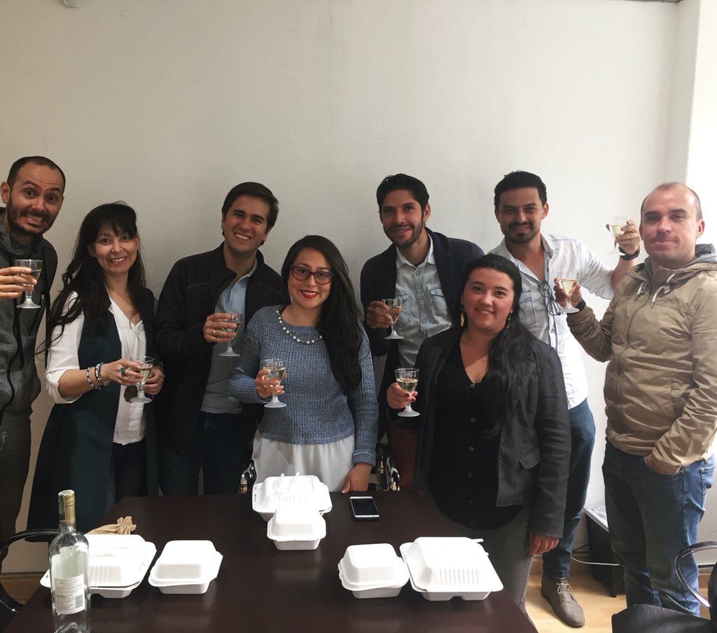 KadomaTeambuild's tweet photo. Celebrando el grado de nuestra asistente como administradora de empresas, celebramos tus éxitos y agradecemos tenerte en nuestra familia. https://t.co/Ab5oyi6D2E