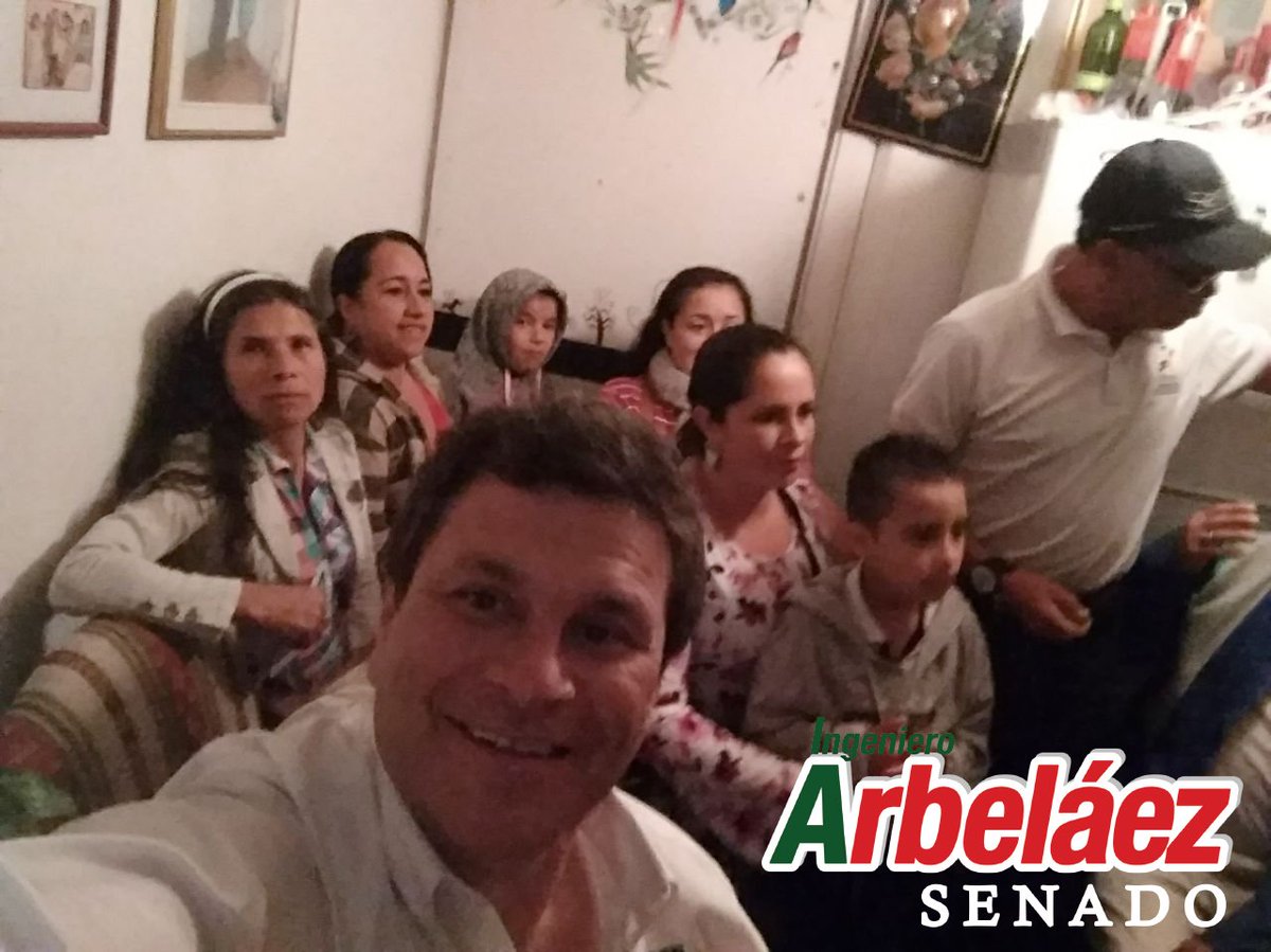 jorgearbelaezh's tweet photo. Compartiendo con las familias del barrio el Nevado en Manizales.
#Caldassimeimporta #AlianzaVerde #Política #Cambio #Colombiasimeimporta #ColombiaPresente #AmbienteyElecciones2018 #ColombiaElige #CaldasElige #VamosConTodaIngeniero #ColombiaDecide #EleccionesColombia https://t.co/TVRgLzDEeG