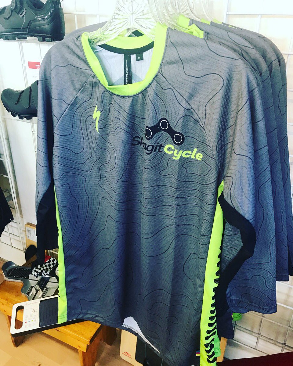 SkagitCycle's tweet image. New mountain bike jerseys 😎🔥 #skagitcycle #pnwcycling #anacortes #cycling #oakharbor #oakharborwa #cyclist #thecyclist #ride #pnwcycling #tourist #anacorteswa #whatcom #skagitvalley #skagit #skagitcounty