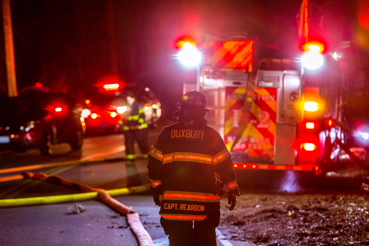 SeanMaiorano's tweet photo. 2nd Alarm 36 Winthrop St Kingston MA. @DXFD_PIO @KFD_Local2337 https://t.co/dJhrdX8JjT