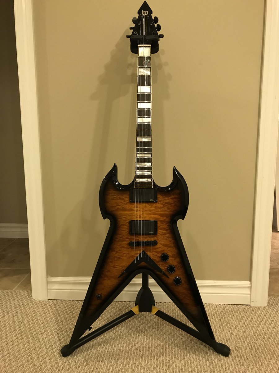 Relphy85's tweet image. It’s been a while....had to get this one...@ZakkWyldeBLS . Amazing guitar. The Warhammer!!!!!