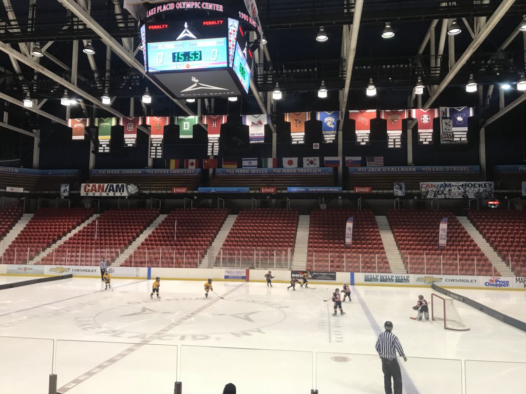 kellimike's tweet photo. Can/Am 1980 Rink and USA Locker Room for a 22-2 win.  Awesome job Mite B @FlyersYouthHC @FlyersSkateZone @CanAm https://t.co/btNnNNpI8M