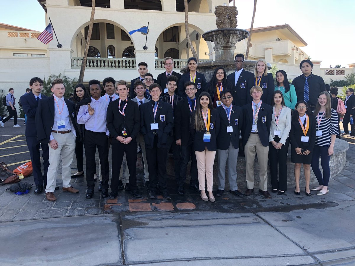 BG_DECA's tweet photo. we are so proud of all our qualifiers, medalist, and chapter members! #AZDECALimitless #BGDECA #DECACATED https://t.co/CaR0jgGjB2