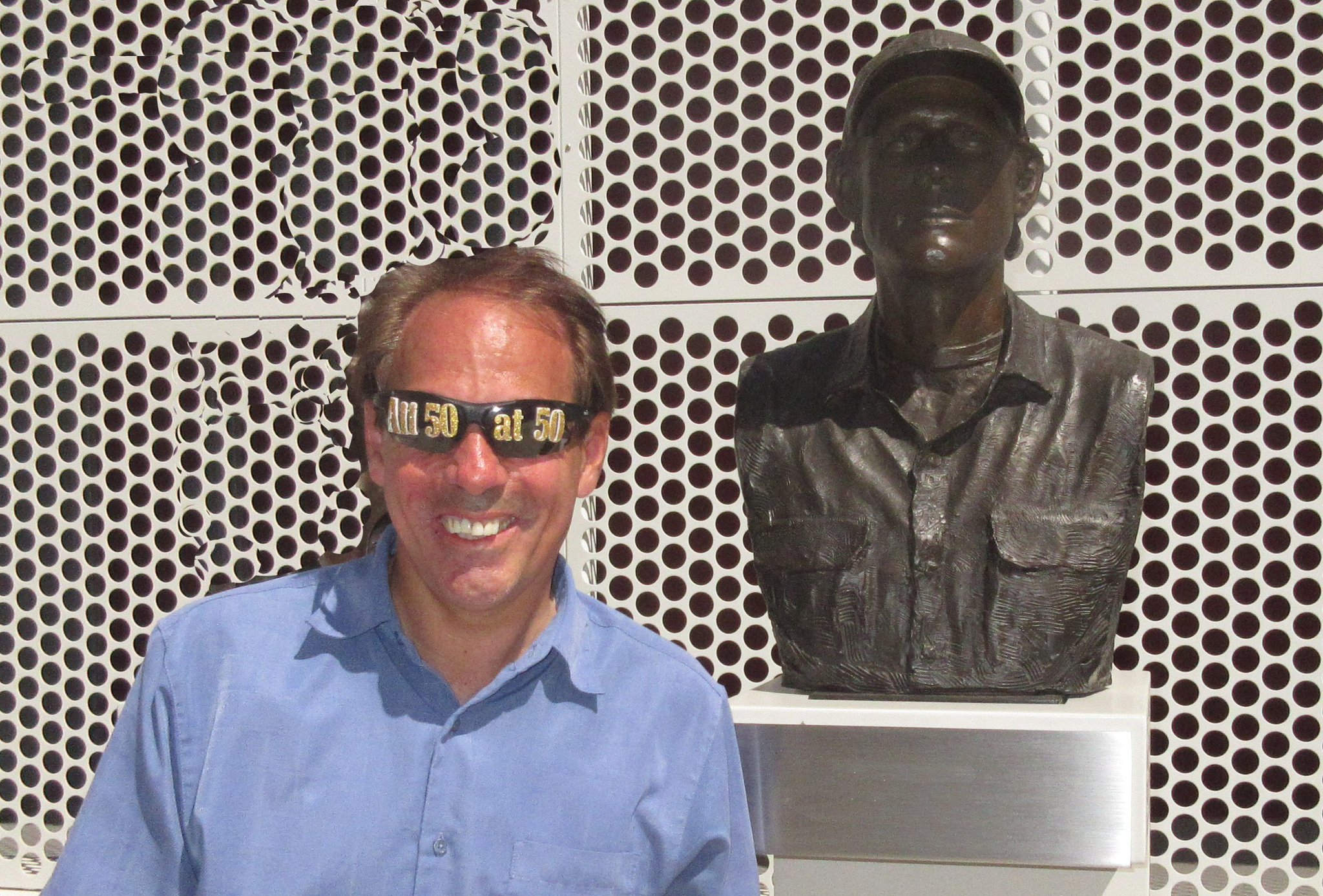 3/1 Happy birthday Ron Howard  Here\s with the Ron Howard bust in North Hollywood, Caliphornia 