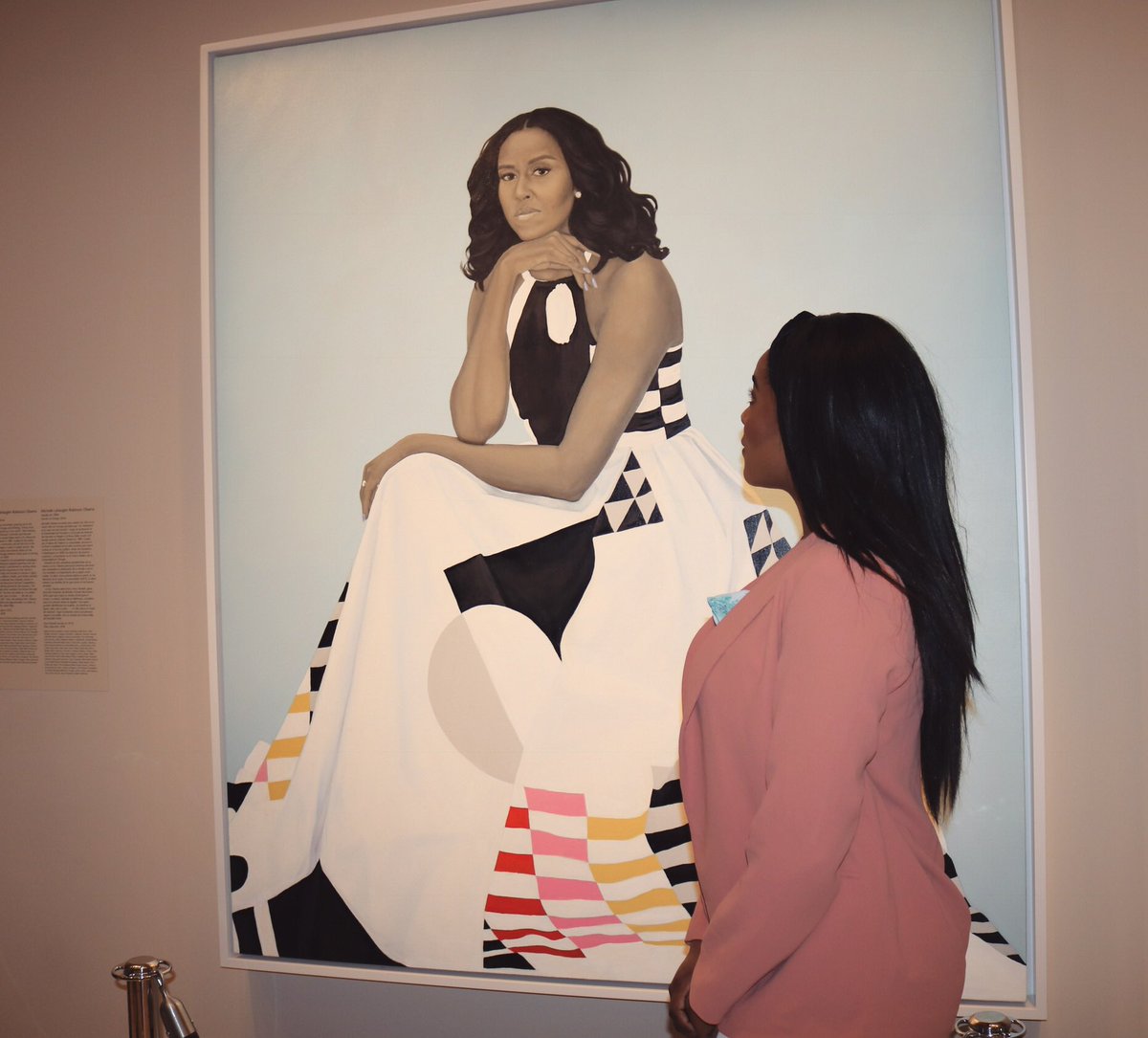 DenaeRandeen's tweet photo. Met my Femtor in my head, @MichelleObama! 

Don’t believe me, see for yourself💁🏾‍♀️ #nationalportraitgallery #michelleobamaportrait https://t.co/IJchtXBRNi