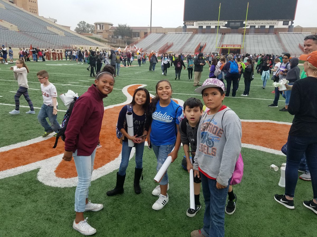 MsFonseca5's tweet photo. More from explore UT @PKthru5mustangs @NataliaISD https://t.co/U8nFsdlu4N
