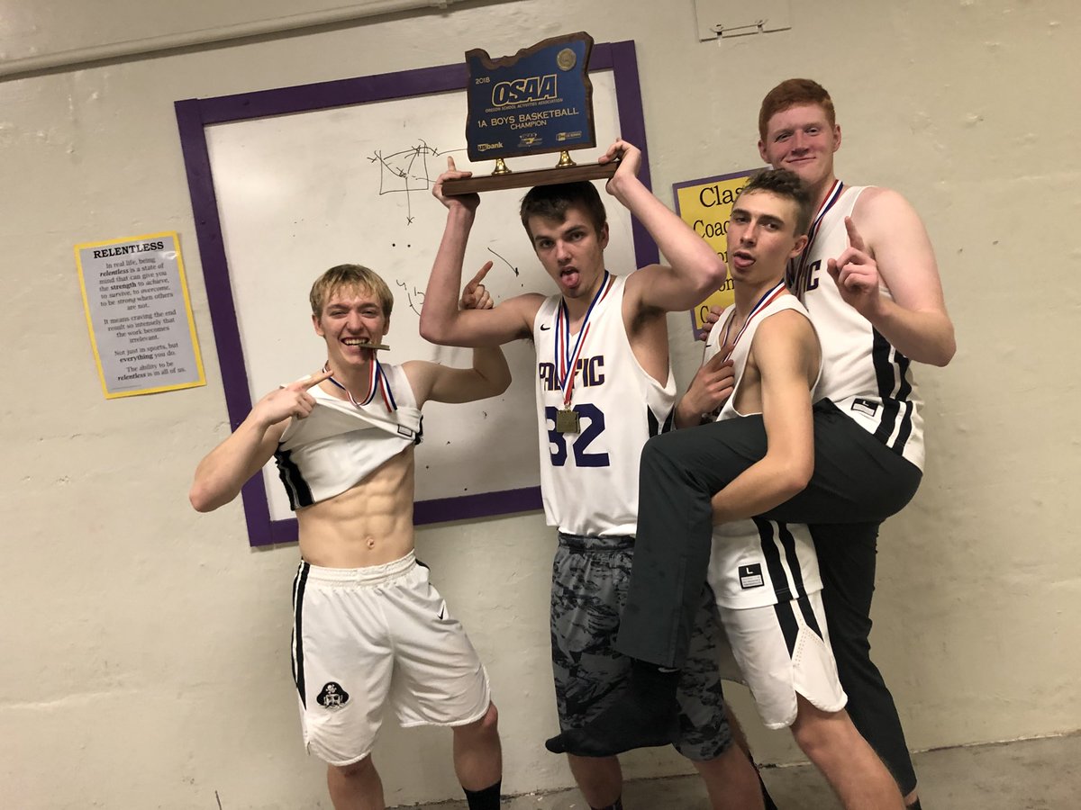Returnofthequak's tweet photo. STATE CHAMPS BABY!!!!! Bringing home the blue💪🏻🔥 https://t.co/j5DkA1jwcU