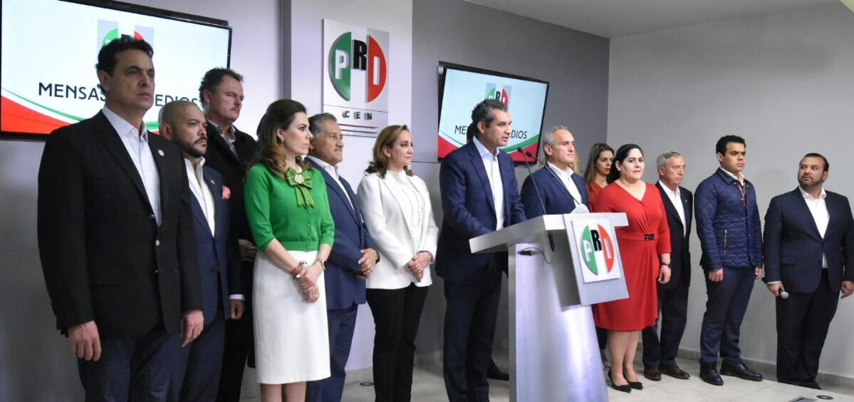 Que no se detengan las investigaciones por presiones políticas. Por el contrario la democracia mexicana requiere la certeza que sólo le puede dar la estricta aplicación de la Ley.

pscp.tv/w/bWyJ6TFETEtC…