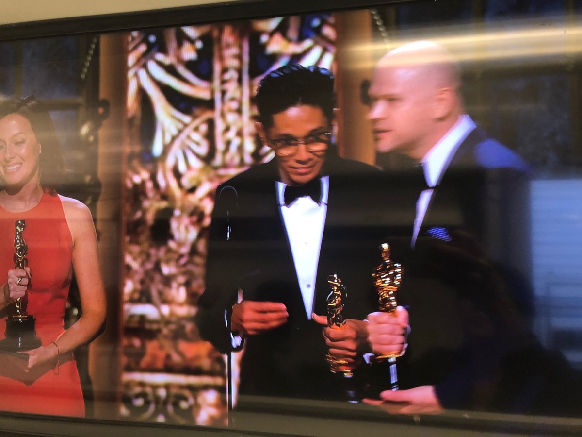 KimTobinNBCLA's tweet photo. Achievement in makeup & hairstyling winner: Darkest Hour. Did you see Gary Oldman’s transformation into Winston Churchill #abc15 #OscarsAZ https://t.co/ufEKwMH4ji