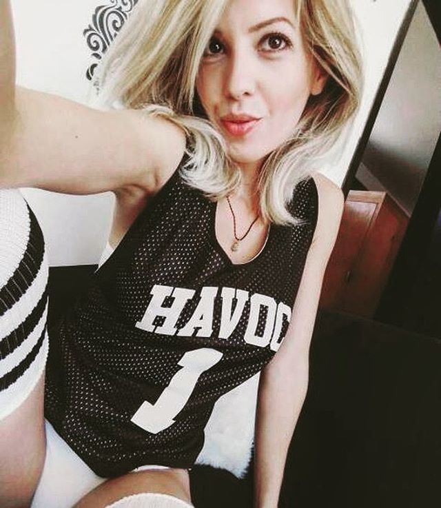 Behind the scenes shot of <a href="/josie_fox/">Josie Fox</a> in our <a href="/havocbrand/">Havoc Brand</a> baller 1 jersey.
#havoctribe #havocbranded #havocbrand #tanktop #kneehighsocks #sundayfunday #chill #blonde #beautiful #bts #behindthescenes ift.tt/2FbIMNN