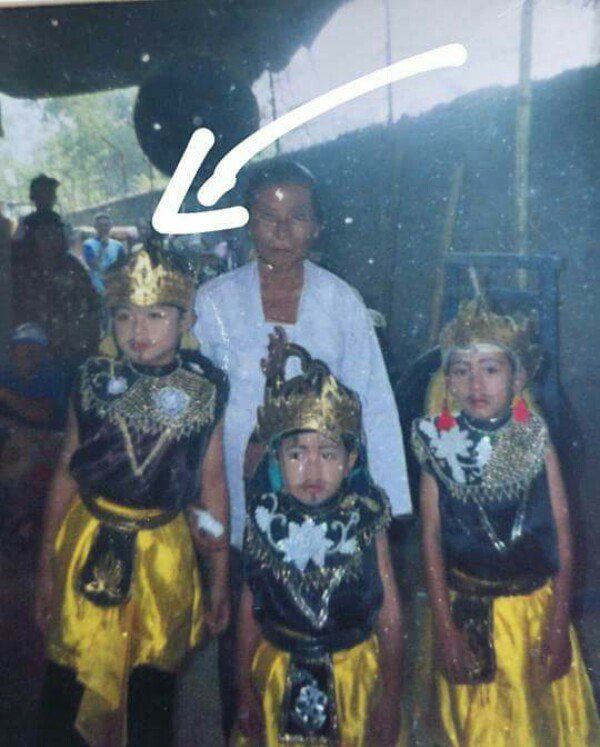 SabtaAfa's tweet photo. Seni itu terlahir dr diri sendiri...kegigihan n kemauan yg kuat akan mendorong seseorang untuk melatih seni yg ada dalam dirinya...kami bangga #indonesia...dan bangga dg org" yg mampu menjaga seni dalam dirinya dan terus mengembangkannya....
@Da4_Teguh15  kecil @IndosiarID 
#seni https://t.co/hHWdARFzRG