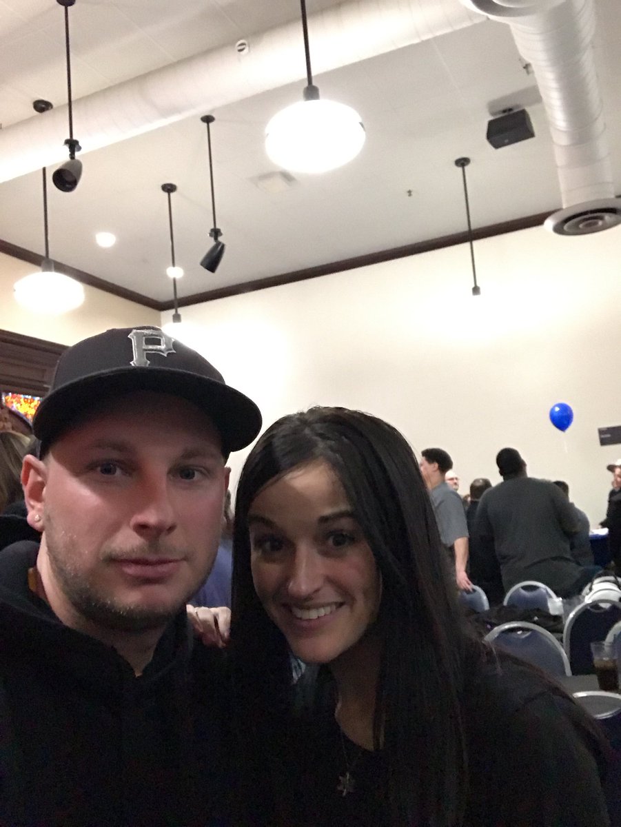 jord412's tweet photo. #samsungtraining #millerlites @22BaByAnGeL22 https://t.co/gjBn1gunuV