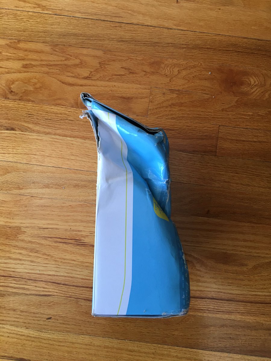 runner_carm's tweet photo. I try not to complain too much here but you’d think when you pay $12 of shipping on top of each month’s price, it wouldn’t look like this when you receive it. #runnercrate https://t.co/lavunFtQmA