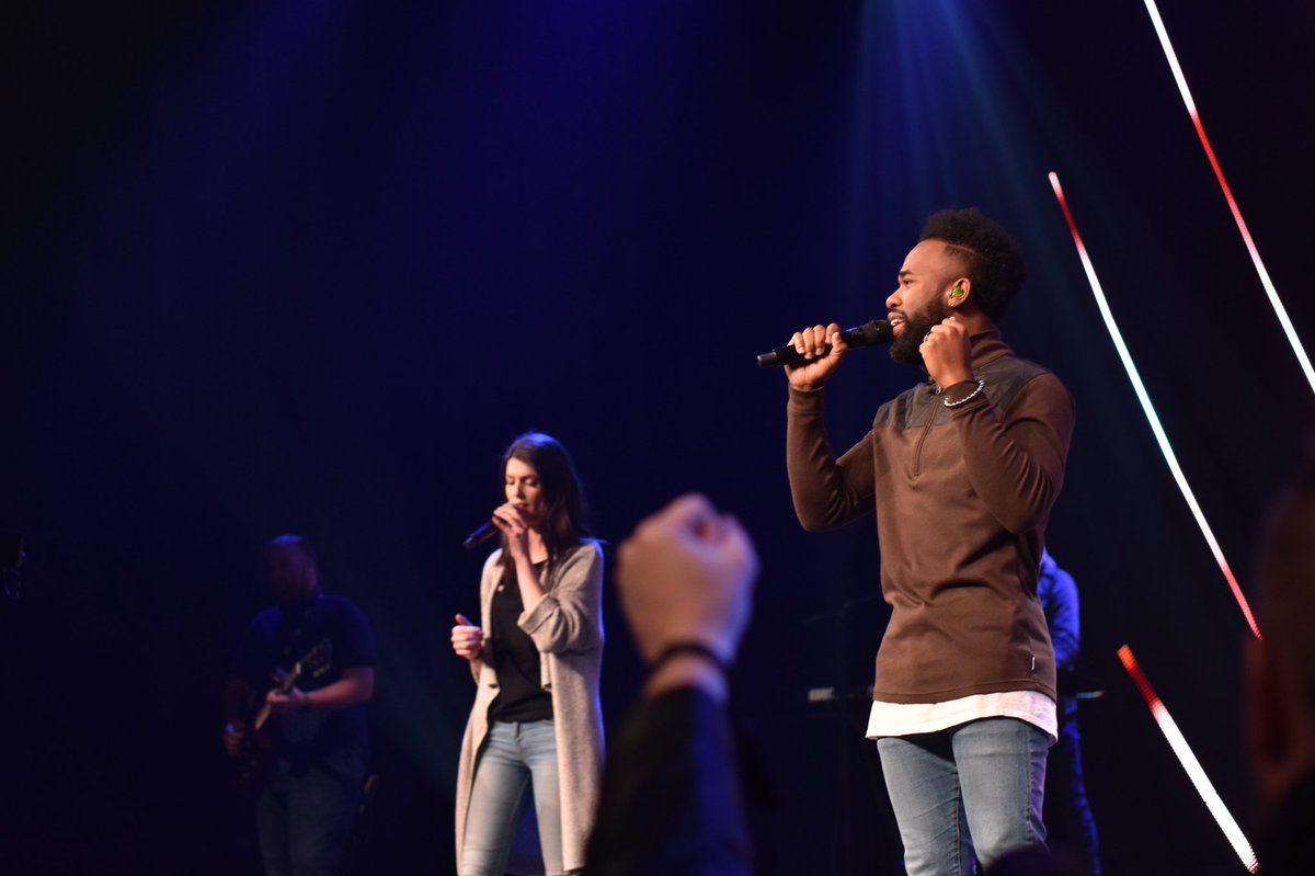 psdanielfloyd's tweet photo. What an incredible day in the house learning to live IN season. Shoutout to @kierrebjorn for leading us into the presence of God! #allthefeels #week4 #relationships #dating #callingallhumans https://t.co/ki8lsZHTDR