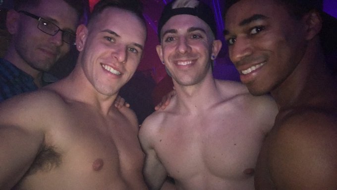 JJ&rsquo;s Nightclub with my Roll Dogs! #Muscleboys #Sweatyboys https://t.co/kO2jQVCgJQ<a href="/tag/muscleboys"class="tags">#Muscleboys</a><a href="/tag/sweatyboys"class="tags"><span>#sweatyboys</span></a>
