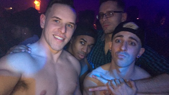 JJ&rsquo;s Nightclub with my Roll Dogs! #Muscleboys #Sweatyboys https://t.co/kO2jQVCgJQ<a href="/tag/muscleboys"class="tags">#Muscleboys</a><a href="/tag/sweatyboys"class="tags"><span>#sweatyboys</span></a>