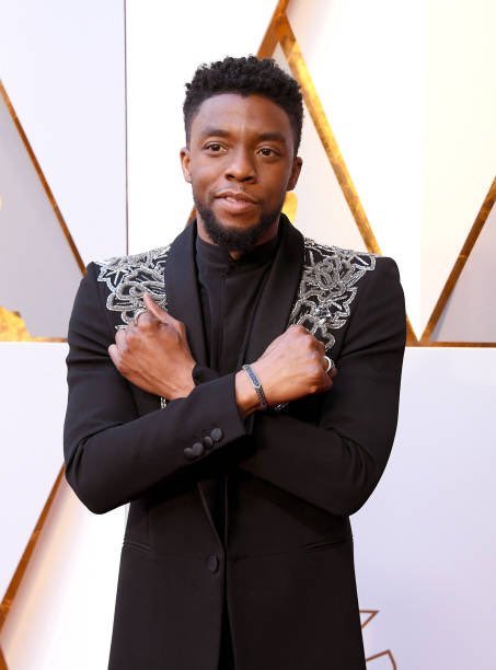 my_babylion85's tweet photo. สรุปคือ Givenchy ถูกไหมม ฮืออ รองเท้าก็ด้วย #ClothesAndShoes #Oscars #vakanda #BlackPanther https://t.co/uPtAH9AWt8