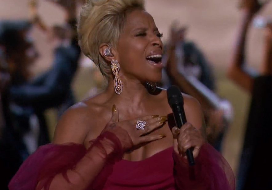 16. What a powerful performance from Mary J. Blige. 
