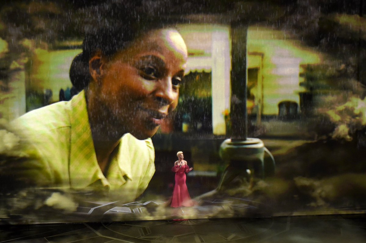 Mary J Blige is the first person in #Oscars history to be nominated for both Best Song and Best Supporting Actress in the same year —and for the same film, “Mudbound” 👏🏾