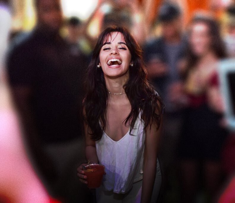 moonlightto0's tweet photo. #CamilaCabello #BestSoloBreakout #iHeartAwards https://t.co/nsjtaM4qlZ