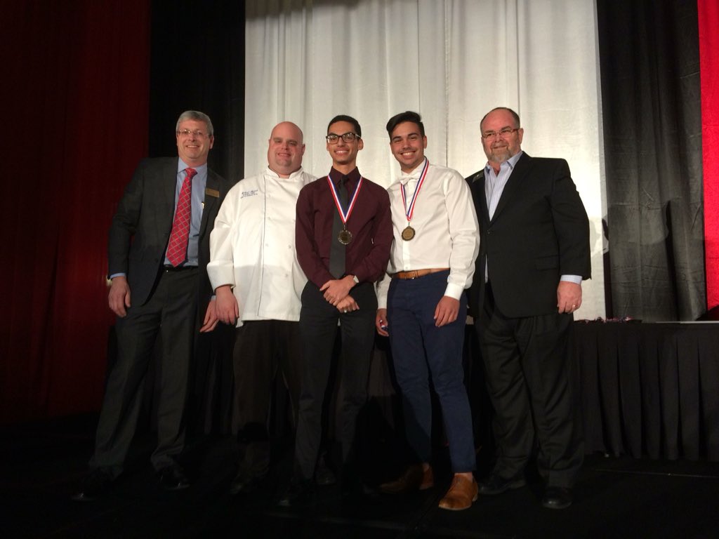 FRLAnews's tweet photo. 3rd place Management team this year: @FergusonSHS is smoking this competition! #FLProStart https://t.co/HEwPj2doPO