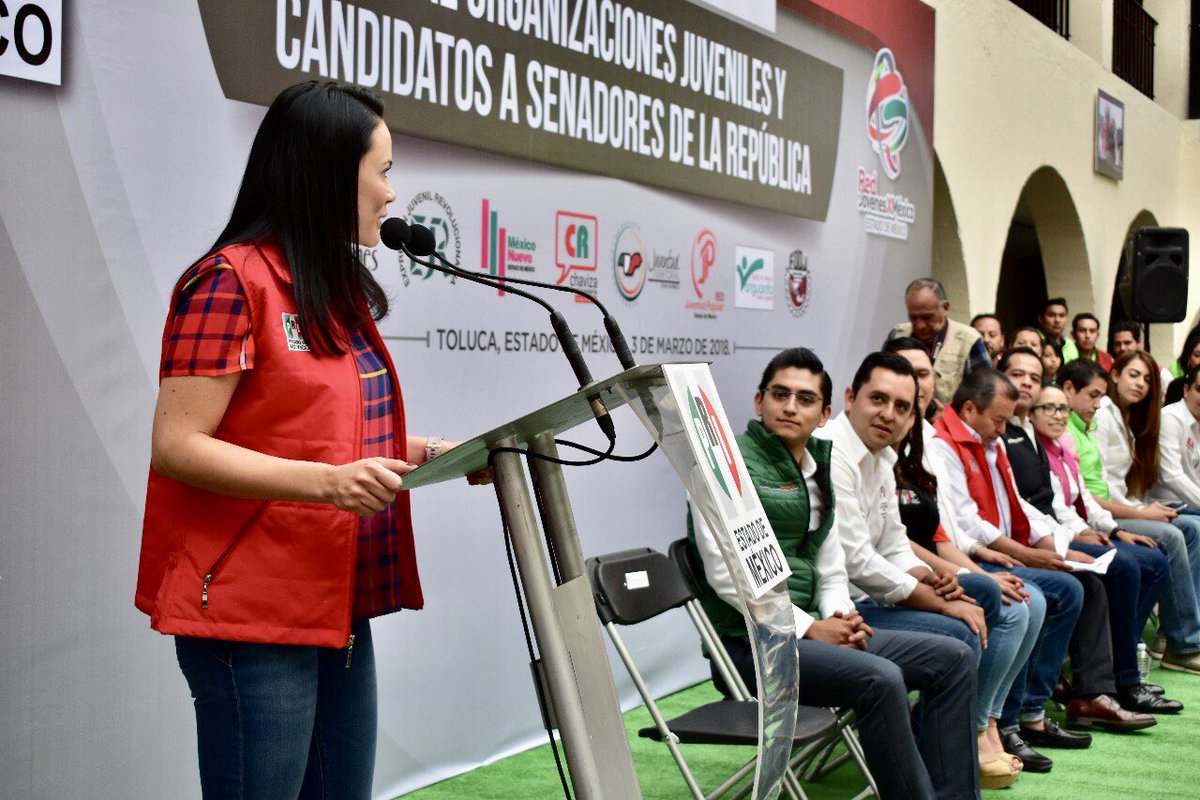 LFHuitron's tweet photo. Los @chavosrededomex le entramos con todo para apoyar a mi paisana @AlejandraDMV mujer de falda bien puesta y al maestro de maestros el DR. @CCQ_PRI #VamosAGanar https://t.co/jkxaGJRrNA