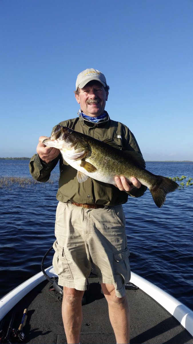 TrophyHunting2's tweet photo. #TrophyOfTheWeek goes to @russ0723225! Look at this #LUNKER! Congrats Russell! https://t.co/Uk75aESvxa