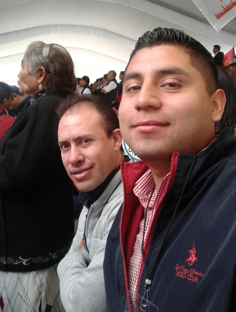 DAMORALE's tweet photo. Cada peldaño, cada paso, cada avance, es sin duda gracias a ustedes en este proyecto político, mis amigos incondicionales, cabales, de una sola pieza, no nos doblaron, ahora sigue consolidar mas nuestra fuerza @Ferferrehoms @FredyEJRDF #Iztapalapa https://t.co/eCo9Rga4pM