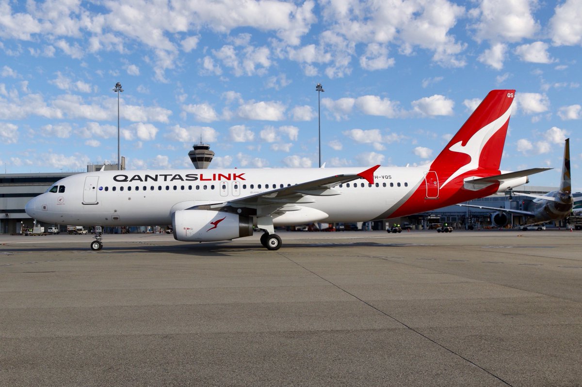 Airbus's tweet photo. It’s great to see the @Qantas flying kangaroo on the #A320! Flying now from Perth with QantasLink! https://t.co/60soOUAaxY