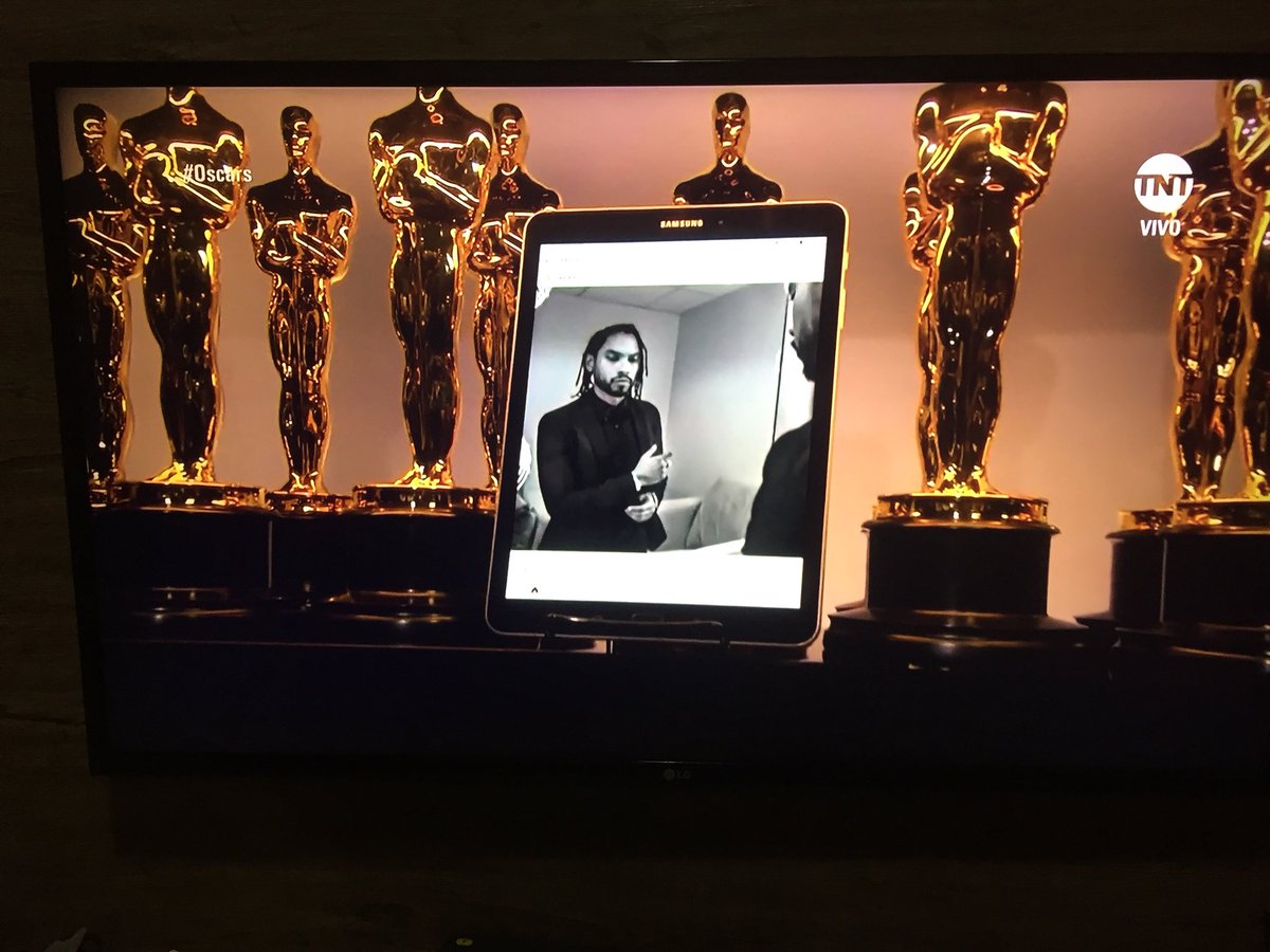 stbnbraval's tweet photo. #PremiosCHV https://t.co/8GwgSPPFls