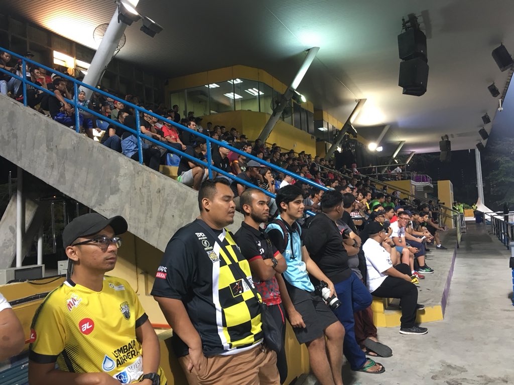 padangbolasepak's tweet photo. Thank you for your support for #SCL2017 Champions @Axis_O2FC!
Round 1 at home. Axis O2 FC v SRCC Kuala Kangsar - More than 600 people in attendance.
Round 2 being away. Kuantan FA v Axis O2 FC - More than 460 in attendance.
#KitaCiptaSejarah. https://t.co/FJwAmRVfEo
