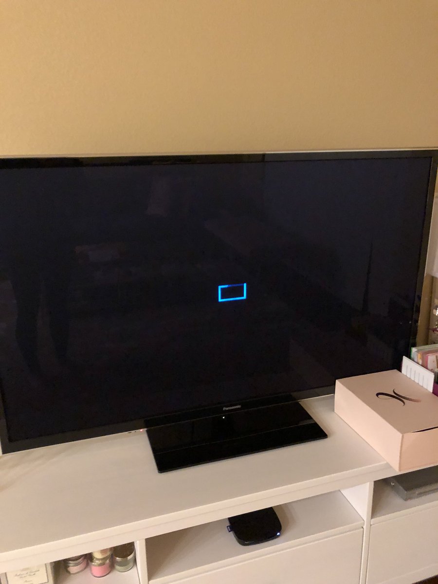 SugarRum20's tweet photo. Why does this keep happening and interrupting my viewing??? Internet is strong  @directvnow https://t.co/gQxVvgmfeN