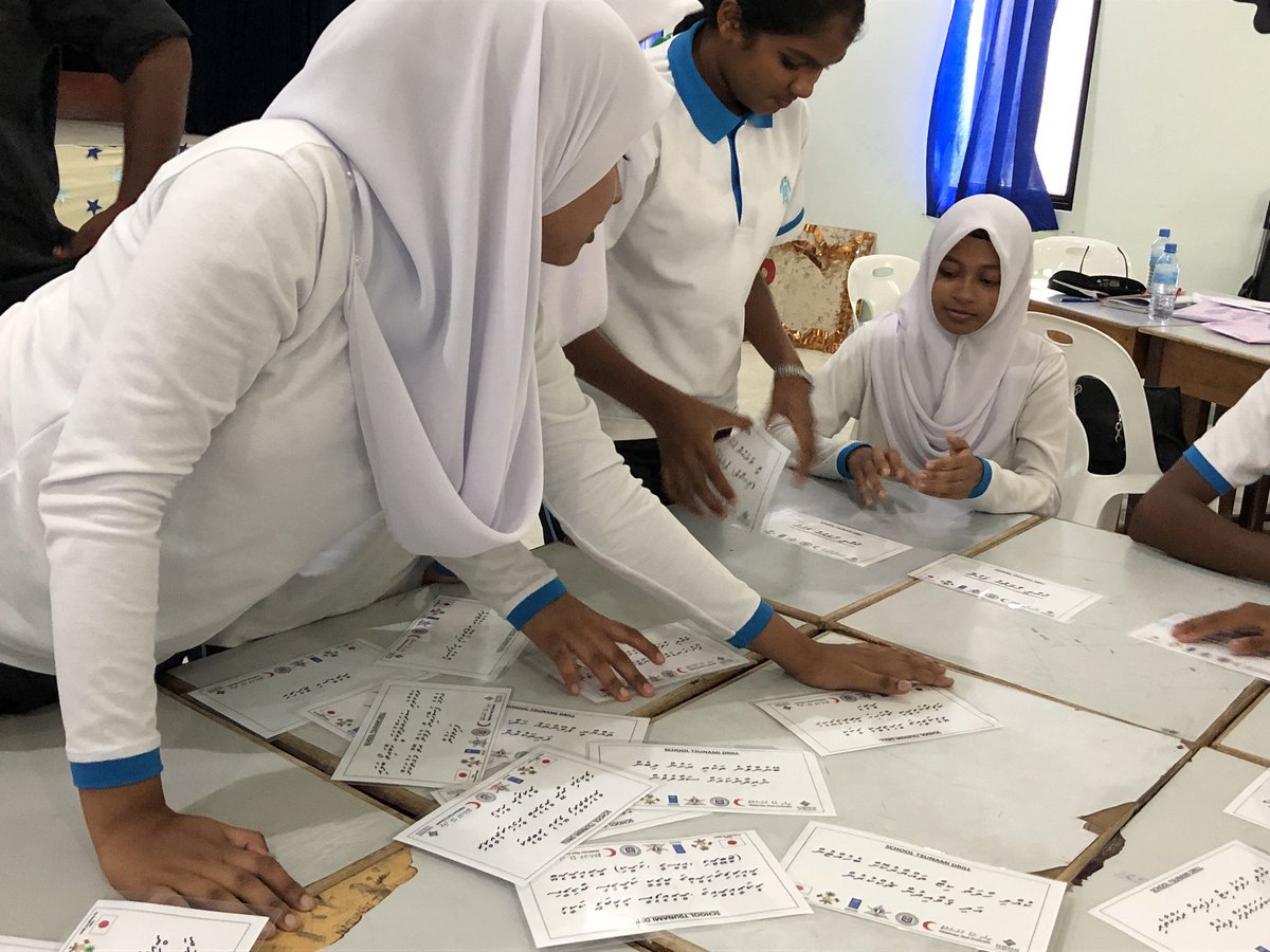AdamRogers2030's tweet photo. Tsunami education sessions conducted today at Baa. Atoll Education Center, Baa. Eydhafushi to students of grade 9 to 12 (150 students), to enhance their technical knowledge on tsunami and preparedness measures (Before, During &amp; After a tsunami)
#90Drills by #UNDPasiapac https://t.co/UVqyZ6lZOo