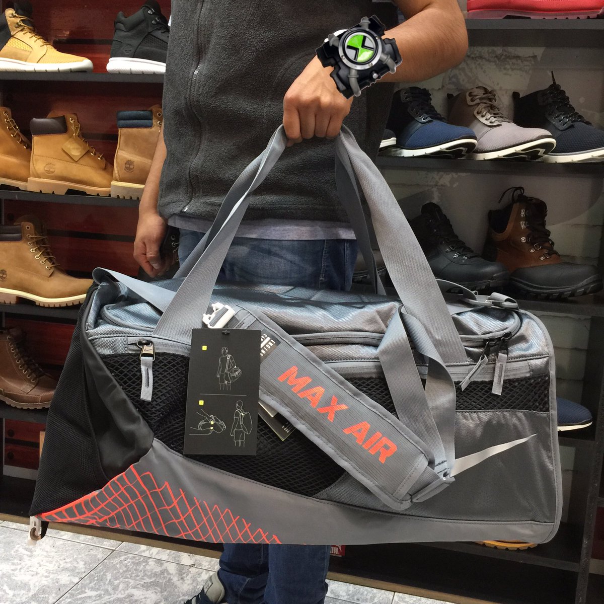 looktrendy's tweet photo. Nike Max Air Vapor. 

https://t.co/3USpPtiFRv

#LookTrendy #Nike #Vapor #Bag #Travel #Gym https://t.co/aT7qxZ4bJD