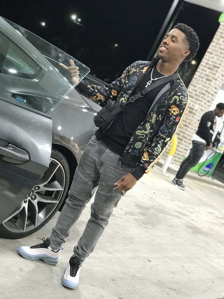 MulaManiii's tweet photo. i forgot to get the money & lay low 👃🏾 ME YA DIG #MajaeMode🦍 #LongLiveCobe💔 #YKWIHF https://t.co/wwm48LSs1q