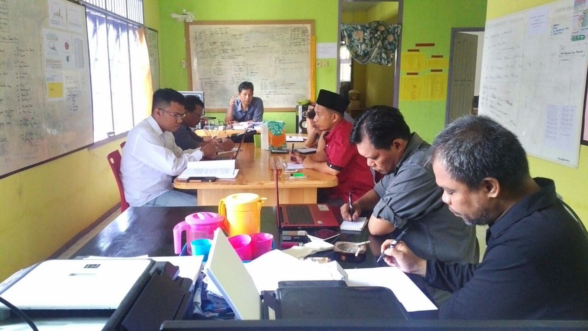 SahabatBonchu88's tweet photo. Rapat internal KPW3 P3MD Kaltara Finalisasi Rakorprov 06-09 Februari 2018
@jokowi 
@EkoSandjojo 
@agusnug10853523 
@AgussugANUGROHO 
@Muhlis_Aang 
@Muhammad121969 
@SlametR24673120 
@Riza51895267 
@richardbindani1 
@Muhamma99225886 
@Brubiyanto991 
@KemenDesa 
@tppindonesia https://t.co/2UOfTx6cu7