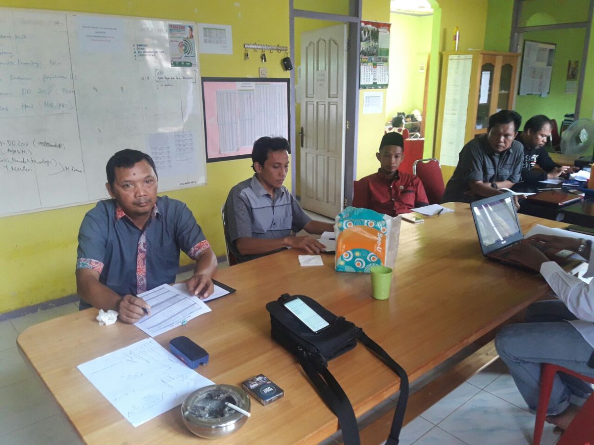SahabatBonchu88's tweet photo. Rapat internal KPW3 P3MD Kaltara Finalisasi Rakorprov 06-09 Februari 2018
@jokowi 
@EkoSandjojo 
@agusnug10853523 
@AgussugANUGROHO 
@Muhlis_Aang 
@Muhammad121969 
@SlametR24673120 
@Riza51895267 
@richardbindani1 
@Muhamma99225886 
@Brubiyanto991 
@KemenDesa 
@tppindonesia https://t.co/2UOfTx6cu7