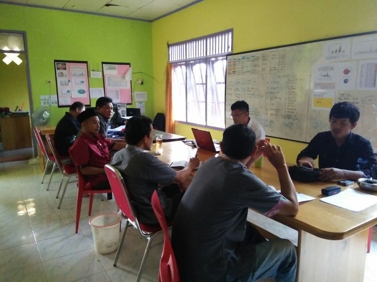 SahabatBonchu88's tweet photo. Rapat internal KPW3 P3MD Kaltara Finalisasi Rakorprov 06-09 Februari 2018
@jokowi 
@EkoSandjojo 
@agusnug10853523 
@AgussugANUGROHO 
@Muhlis_Aang 
@Muhammad121969 
@SlametR24673120 
@Riza51895267 
@richardbindani1 
@Muhamma99225886 
@Brubiyanto991 
@KemenDesa 
@tppindonesia https://t.co/2UOfTx6cu7