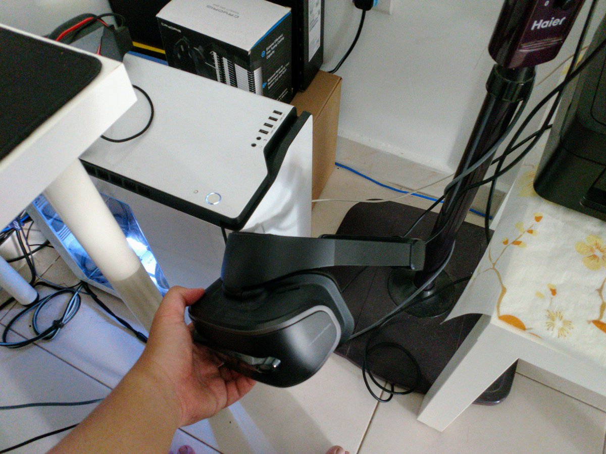 BawangByte's tweet photo. @NZXT #PlsPuck
I really need someplace better to hang up my VR headset.
@GamersNexus https://t.co/1MrIcLDdWo