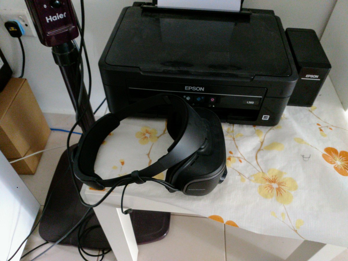 BawangByte's tweet photo. @NZXT #PlsPuck
I really need someplace better to hang up my VR headset.
@GamersNexus https://t.co/1MrIcLDdWo