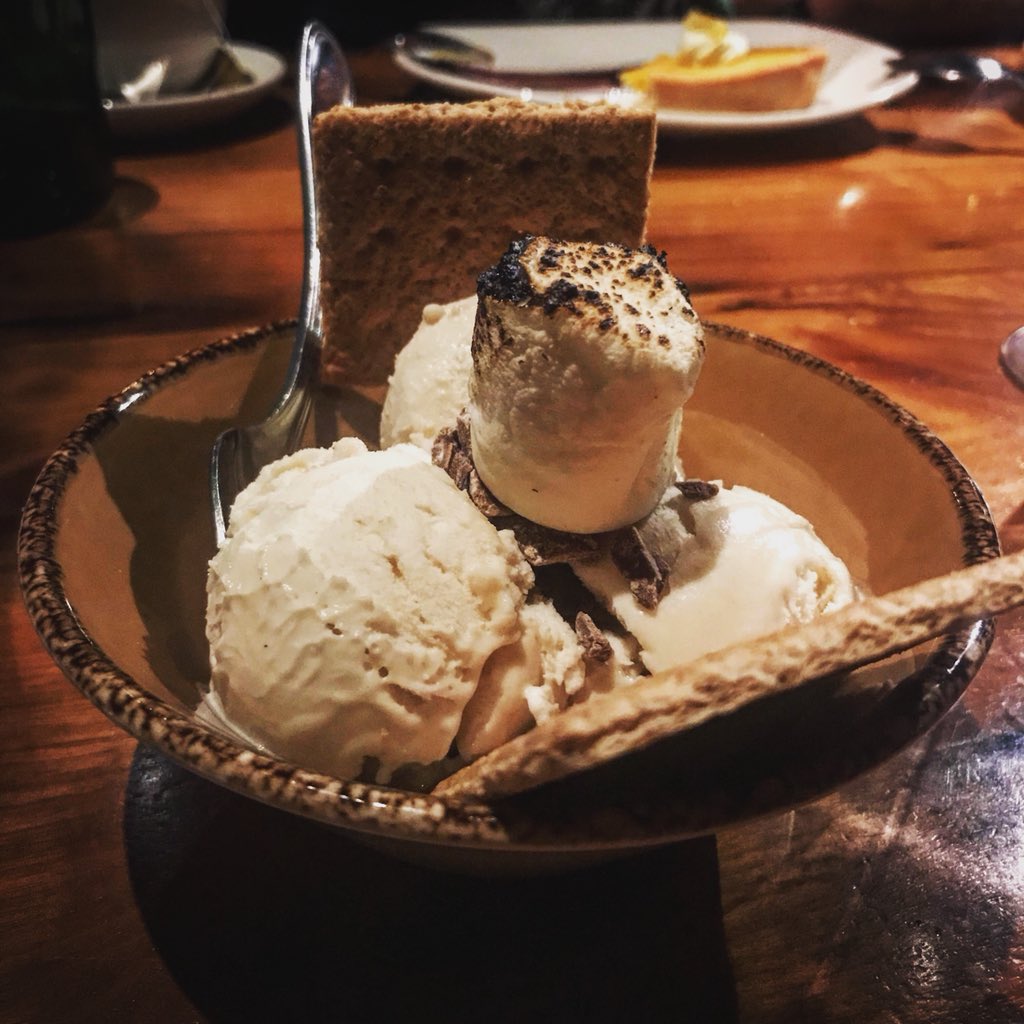 cpaullATX's tweet photo. Toasted sโmore gelato. You jealous. #foodporn #worktripperks #yumyum https://t.co/LbqtDCrTJp