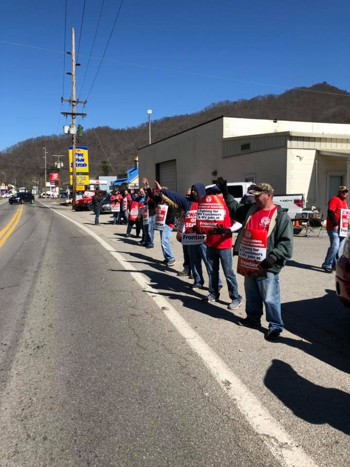 Ojeda4America's tweet photo. We're going to bring the labor movement alive again in West Virginia and we're gonna transform America. #UnionStrong https://t.co/MXglnq3vuf