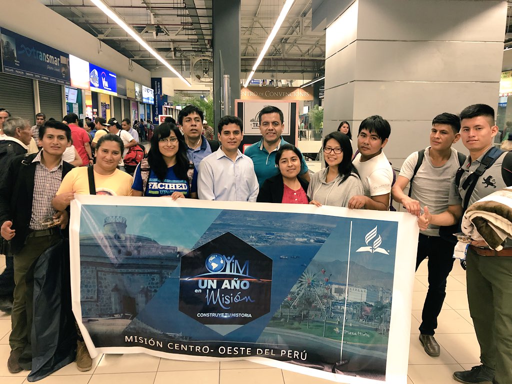 AdventistaMiCOP's tweet photo. Misioneros Voluntarios de nuestra #MiCOP 🇵🇪 parten rumbo a Trujillo y posteriormente a Cascas para capacitarse y luego dedicar un año de servicio para el Señor. #OYiMUPN https://t.co/HQRE6go9fq