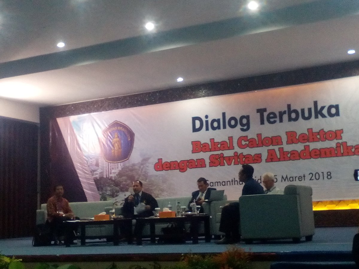 UB_Official's tweet photo. Pemaparan ketiga disampaikan oleh Dr. Ir. Osfar Sjofjan, https://t.co/7Wd5HxEOqc.
Dengan visi, menjadikan Universitas unggul dan terkemuka di tingkat nasional maupun internasional dalam bidang pendidikan, penelitian dan pengabdian masyarakat.

#UBEvent #PilrekUB https://t.co/0ZEkamFNaK
